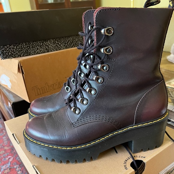 Dr. Martins Leona Women’s Vintage Smooth Leather Boots - Size 9. - Picture 3 of 7